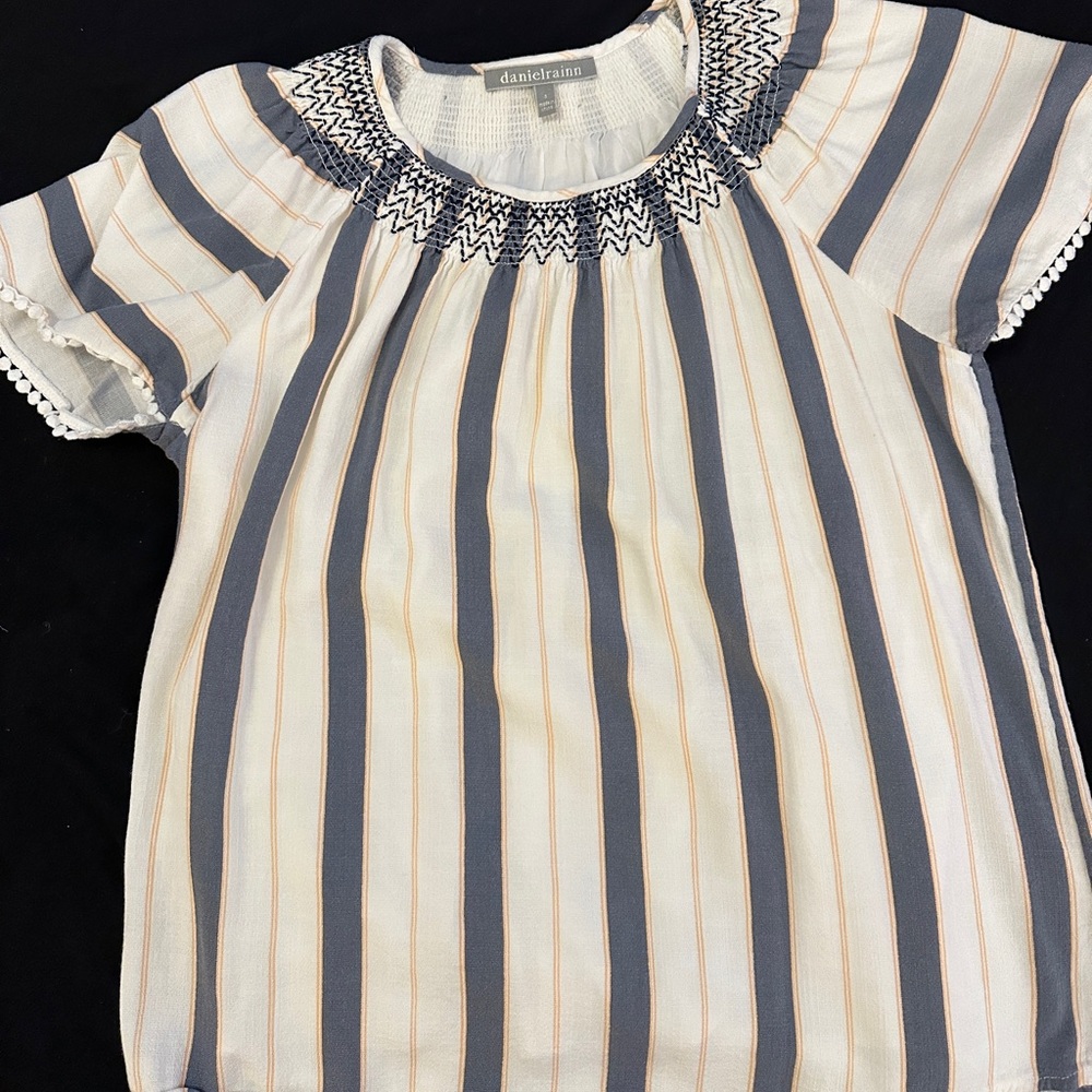 Short sleeves top